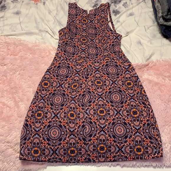 Patterned Dress - Picture 2 of 3